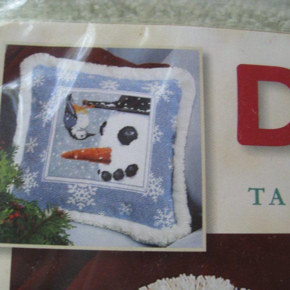 Dimensions SNOWFLAKE PALS Needlepoint Pillow Kit #9138 Snowman Bird 12"x12" 2006 - Picture 9 of 9
